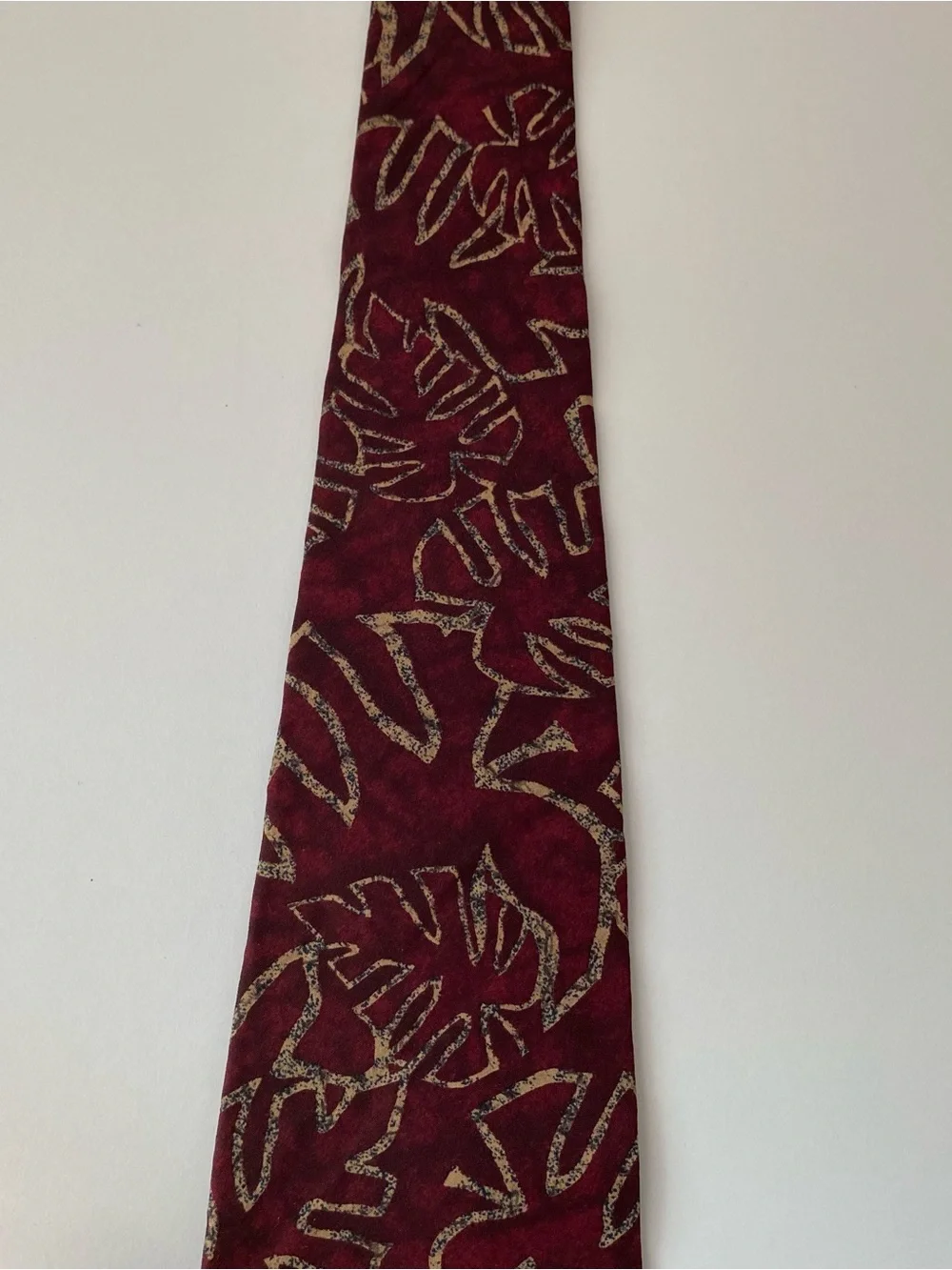 Chaps Ralph Lauren Burgundy Tie with Leaf Pattern 100% silk Made in USA
